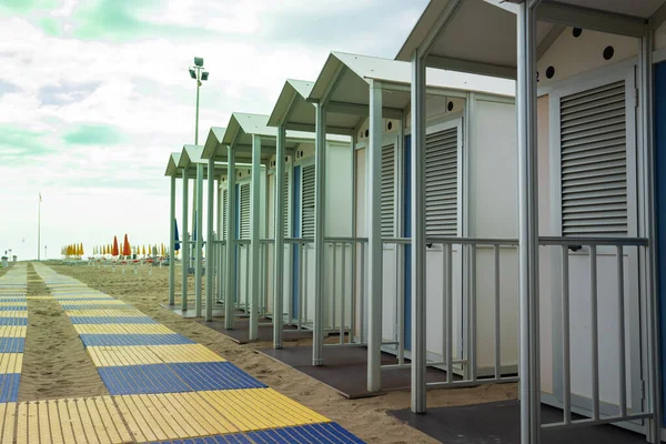 Strandhuisjes Aan Het Einde Van Het Zomerseizoen — Stockfoto