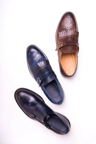 Klasik Erkek Deri Ayakkabıları Beyaz Arka Plan Yukarıdan Görünüm — Stok fotoğraf