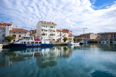 Grado, İtalya. 15 Mayıs 2021 Grado limanının manzarası. Friuli İtalya