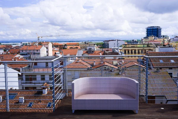 Roof Terrace Sofa Panoramic View City — Stock Photo, Image