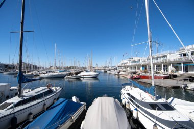 Trieste, İtalya Mart - 02 - 2021. Trieste, Sacchetta havzasına bak.