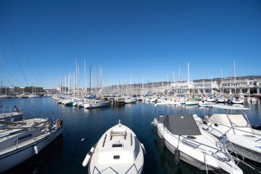 Trieste, İtalya Mart - 02 - 2021. Trieste, Sacchetta havzasına bak.