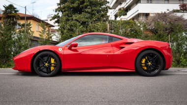 Udine, İtalya. 08 Nisan 2022 Ferrari 488 GTB yılı 2015