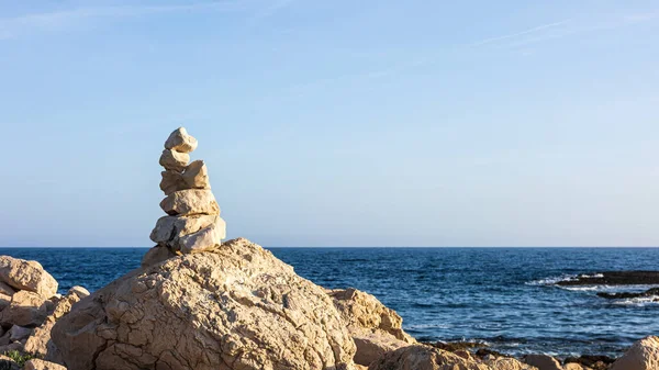 Stenen Gestapeld Rots Door Zee — Stockfoto