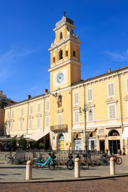 Parma, İtalya _ 04 Ekim 2022 Valilik Sarayı Piazza Garibaldi, Parma