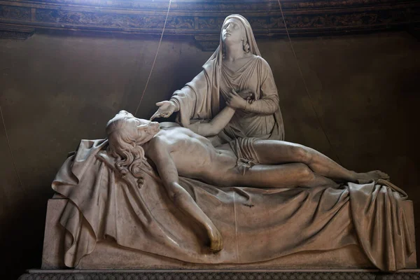 パルマ イタリア_ 2022年10月4日パルマの聖マリア大聖堂内のピエト像 — ストック写真