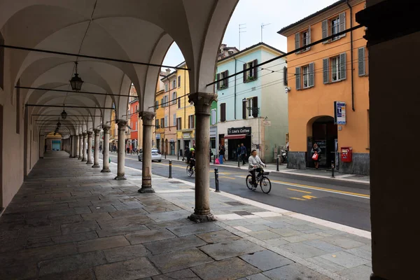 パルマ イタリア_ 10月04 2022歴史的中心部にあるパルマの古い病院のポルティコ — ストック写真