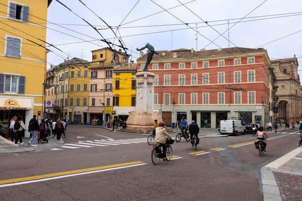 パルマ イタリア_ 2022年10月4日パルマのフィリッポ コリドーニの正方形と像 — ストック写真