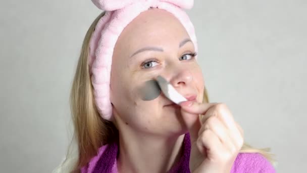Cheerful Girl European Appearance Blond Hair Her Head Pink Bandage — Wideo stockowe