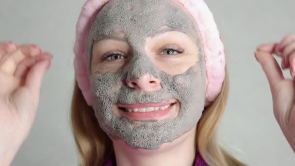 Happy Girl Fair Appearance Makes Face Masks Home Close Womans — Vídeo de Stock