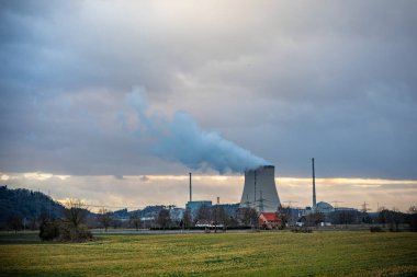 Almanya 'da Landshut Bavyera yakınlarındaki son nükleer enerji santrali Isar 2
