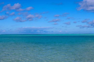 Güzel deniz manzarası, Fransız Polinezyası 'ndan tropikal okyanus