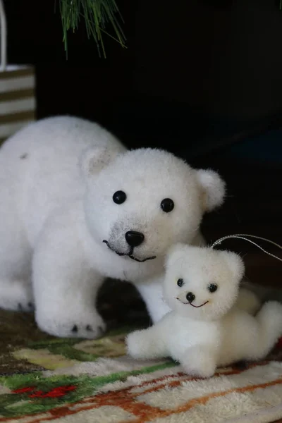 Λευκό Χνουδωτό Αρκουδάκι Απαλό Φως Στο Φόντο — Φωτογραφία Αρχείου