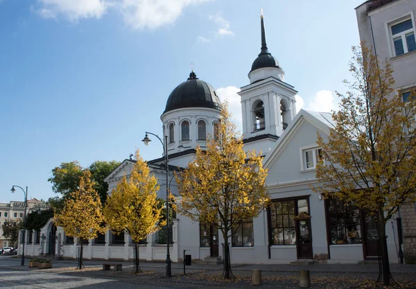 2.10.2022 Bialystok Poland.Autumn renkleri ve tarihi St. Nicholas Kilisesi.