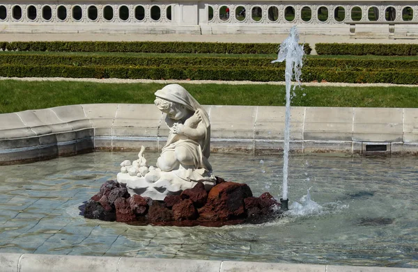 2010 2022 Bialystok Poland Sculpture Girl City Fountain — 图库照片