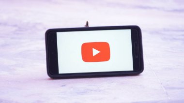 youtube sıçrama ekranı logosu mobil ve mobil olarak elde