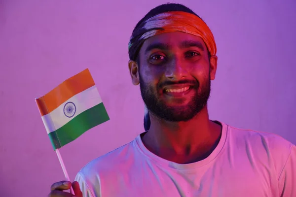Hindistan Bayrağını Selamlayan Bir Adam Mutlu Bağımsızlık Günleri Ağustos — Stok fotoğraf