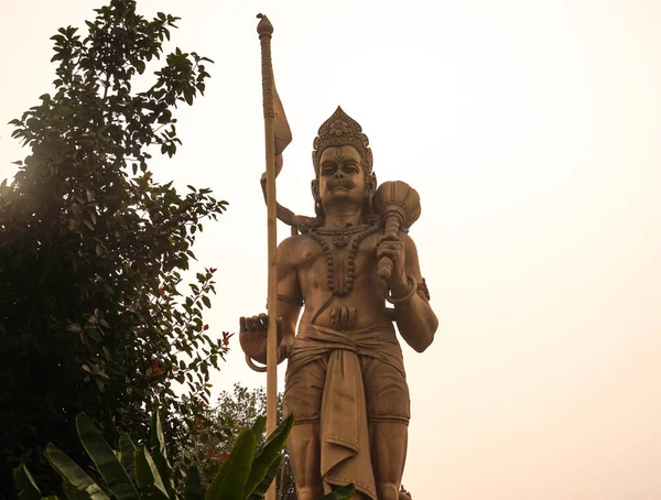 Άγαλμα Του Θεού Hanumaan Στον Ουρανό Πίσω Από Άγαλμα Του — Φωτογραφία Αρχείου