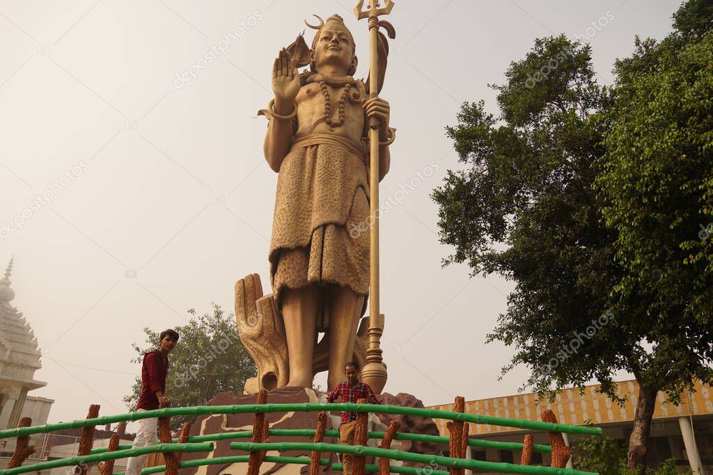 Lord Shiva, Magnificent and tall statue of Mahadev