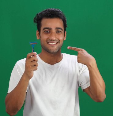 Jileti olan bir adam