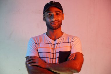 Studio bir adam portresi