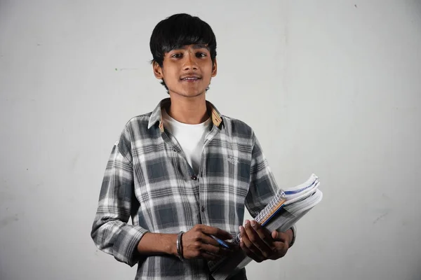 Indiase Student Met Boeken Gaan Voor Studenten — Stockfoto