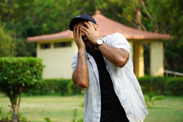 Homem Que Não Quer Mostrar Cara — Fotografia de Stock