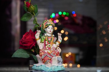 laxmi devi resmi düşük ışıkta