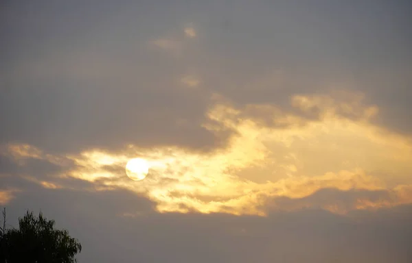Сонце Хмари Сонячне Зображення Дня — стокове фото