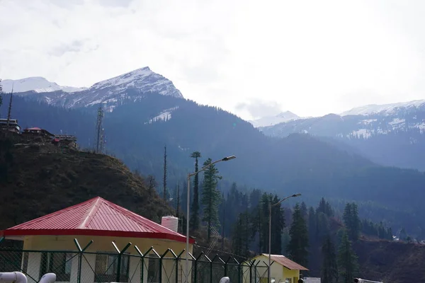 美丽的山景旅游胜地 — 图库照片