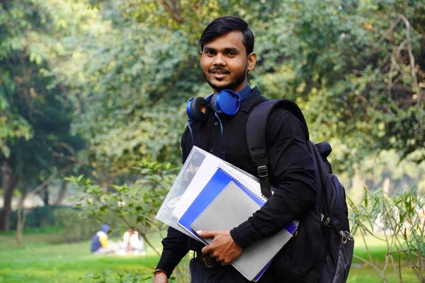 Indický Student Obrázky Student Knihami Taškou — Stock fotografie