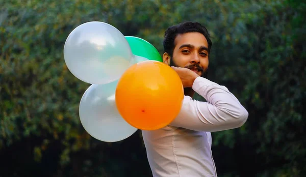印度独立日的图像 用色彩艳丽的印度国旗气球 — 图库照片
