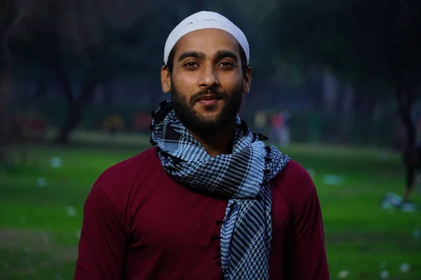 印度穆斯林男子微笑的形象 — 图库照片