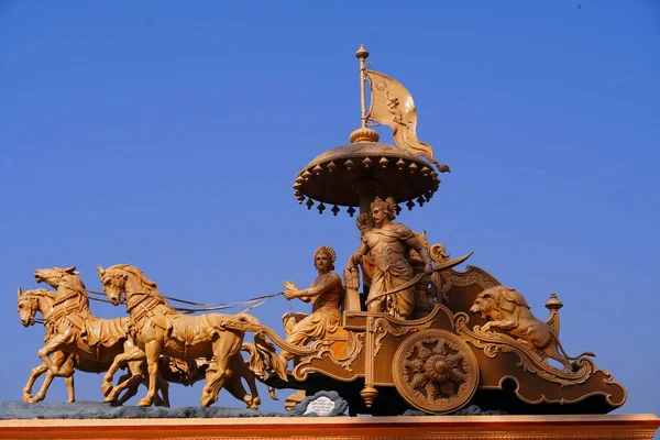 Krishna Geven Geeta Updesh Mahabharat Standbeeld Beelden Geeta Updesh — Stockfoto