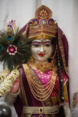 Radha Hindu tanrısının heykeli.