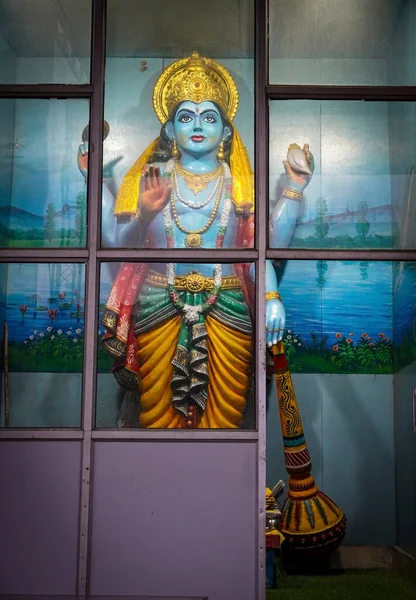 God Vishnu Statue Vakkert Bilde – stockfoto