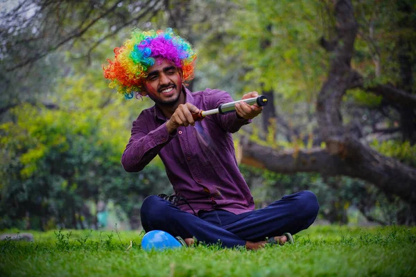 Γιορτή Των Χρωμάτων Πορτρέτο Του Ευτυχισμένου Ινδού Αγοριού — Φωτογραφία Αρχείου