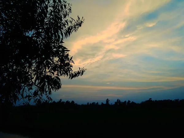 Noite Está Cair Então Natureza Está Completamente Calma Espera Que — Fotografia de Stock