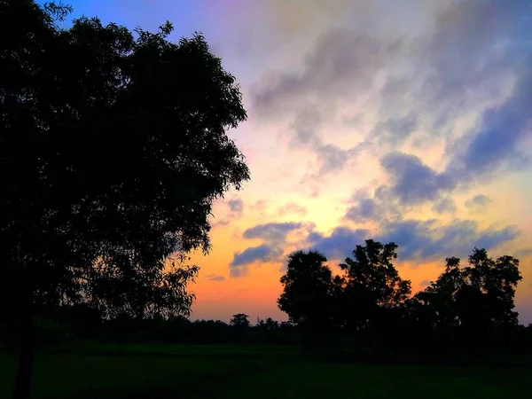 Второй Половине Дня Природа Предстала Другой Форме Ожидая Захода Солнца — стоковое фото