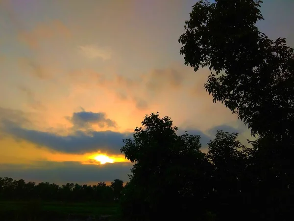Сцена Второй Половине Дня Облака Небе Ожидании Захода Солнца Природа — стоковое фото