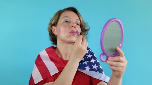 Woman Red Shirt Flag Blue Background American Woman Paints Her — Stock videók