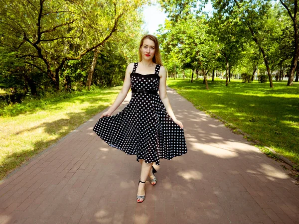 Young Woman Pea Colored Sundress Walks Road Park Summer Portrait — Stok fotoğraf