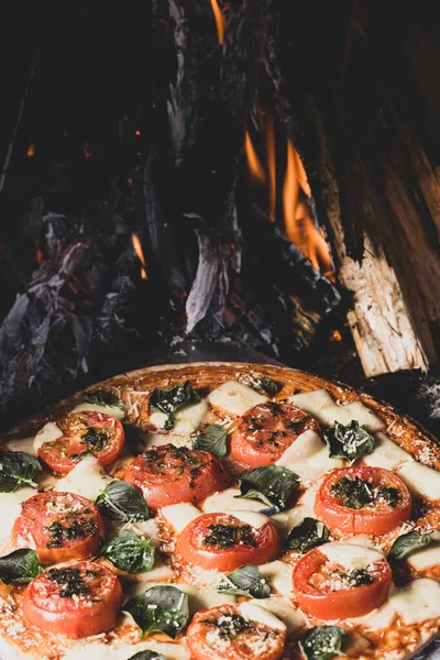 Deliciosa Fatia Pizza Forno Lenha — Fotografia de Stock