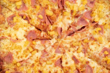 Bir pizzanın merkezinin yakın plan görüntüsü, üst görünüm
