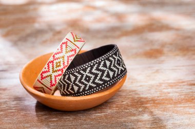 Arrow cane bracelets, handcrafted fabrics from Colombia, close-up