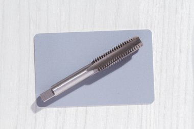 matkap ucunun yakın plan görüntüsü, ya da çelikte iplikler için tıklama, üst görünüm