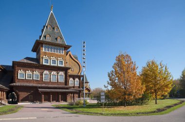 Moskova, Rusya - 7 Ekim 2021: Çar Alexei Mikhailovich 'in Kolomenskoye' deki sarayının bir parçası