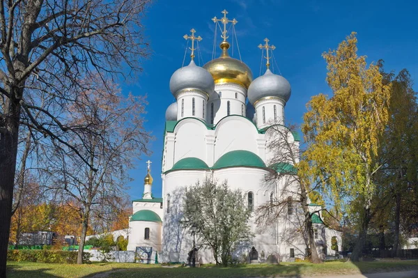 Novodevichy Manastırı Ndaki Smolenskaya Icon Katedrali Nin Sonbahar Manzarası Moskova — Stok fotoğraf