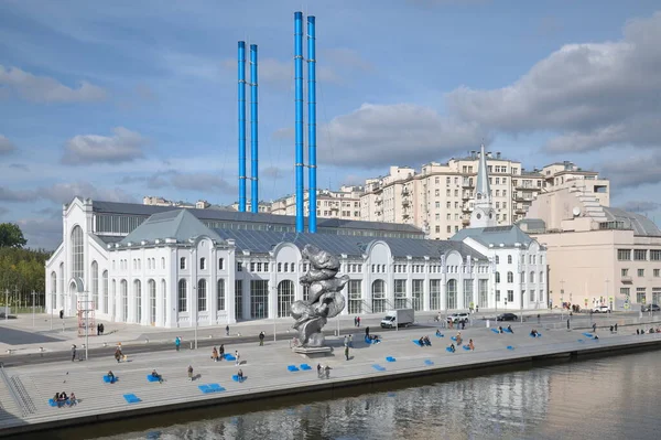 Moszkva Oroszország Szeptember 2021 View Bolotnaya Embankment Sculpture Big Clay Jogdíjmentes Stock Fotók
