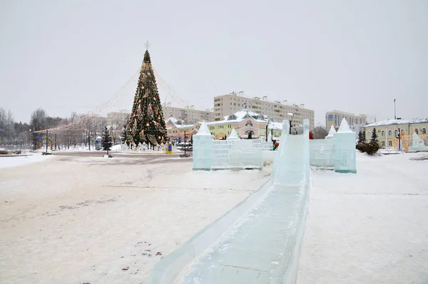 Dmitrov Russia January 2022 Christmas Tree Ice Town Slide Sovetskaya — Fotografia de Stock